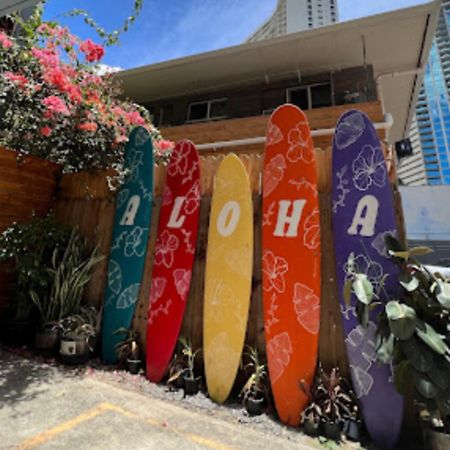Хостел Honu Waikiki By Aloh Гонолулу Экстерьер фото